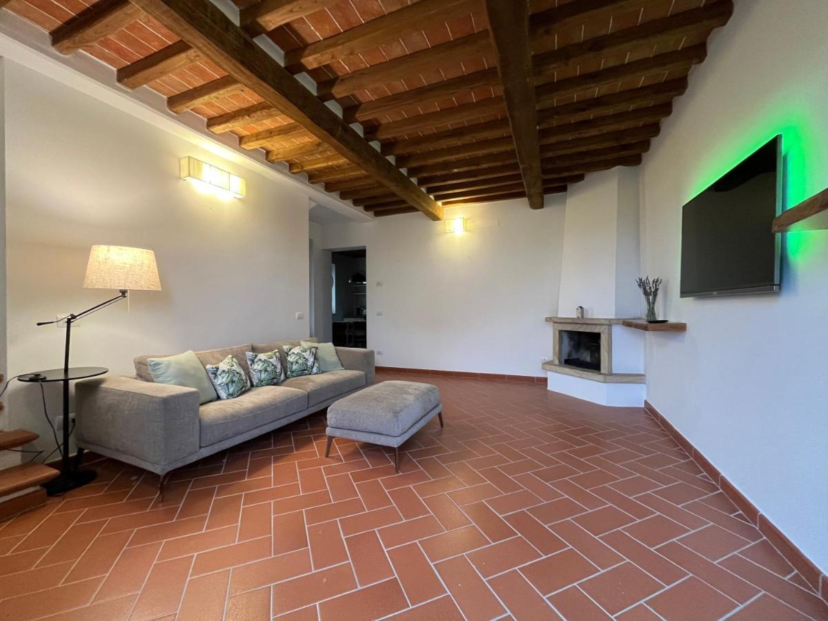 I Tre Casali Apartment Volterra Luaran gambar